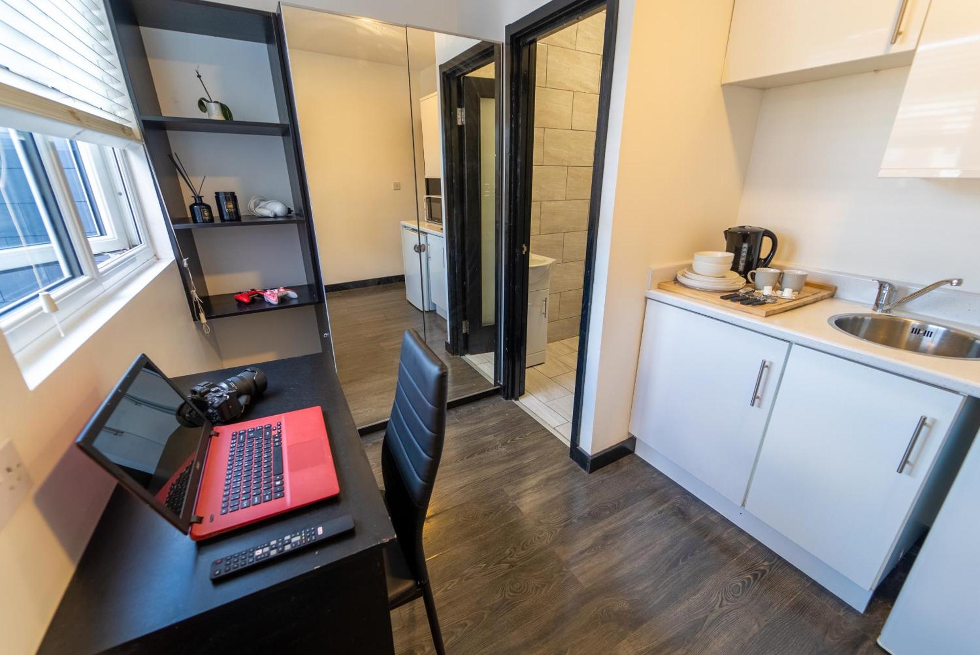 Stay Sa Equipped Studios Next To Uob And Qe! Birmingham Room photo